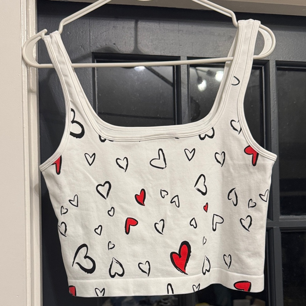 OQQ white Heart Print crop top size XL